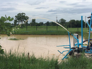 مضخة مياه بالطاقة الشمسية